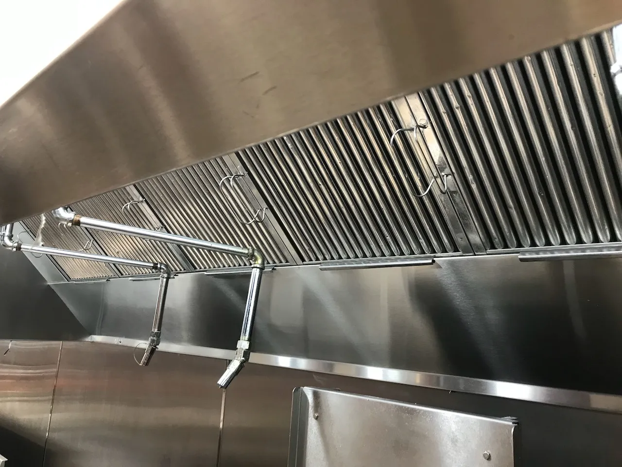 Professional exhaust hood cleaning in Raleigh commercial kitchen
